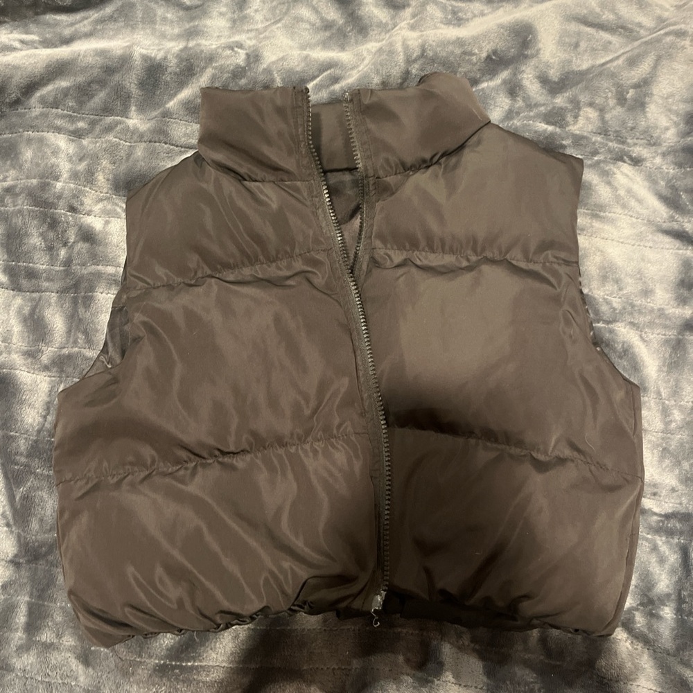 Women Black Cropped Vest